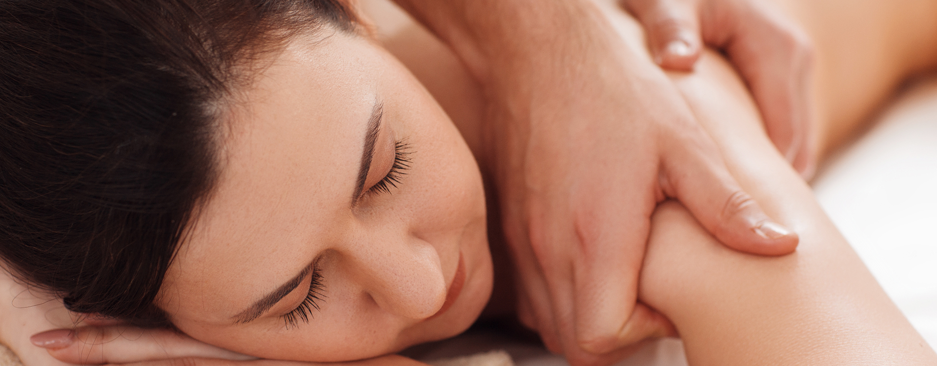 Relaxing back and shoulder massage